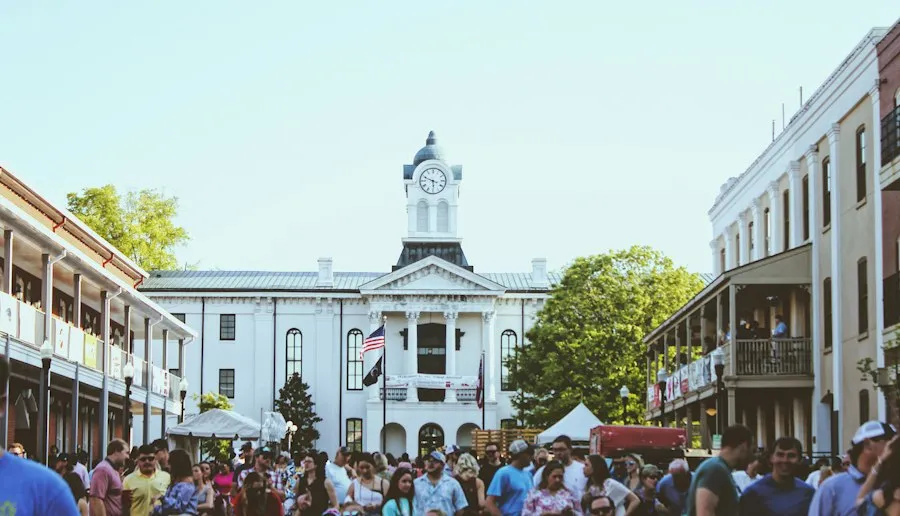 Photo local events guide